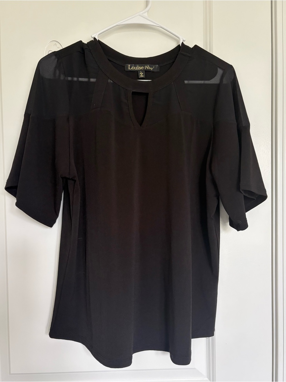 Louis Paris Black Short-Sleeve Keyhole Women's Top. Size L